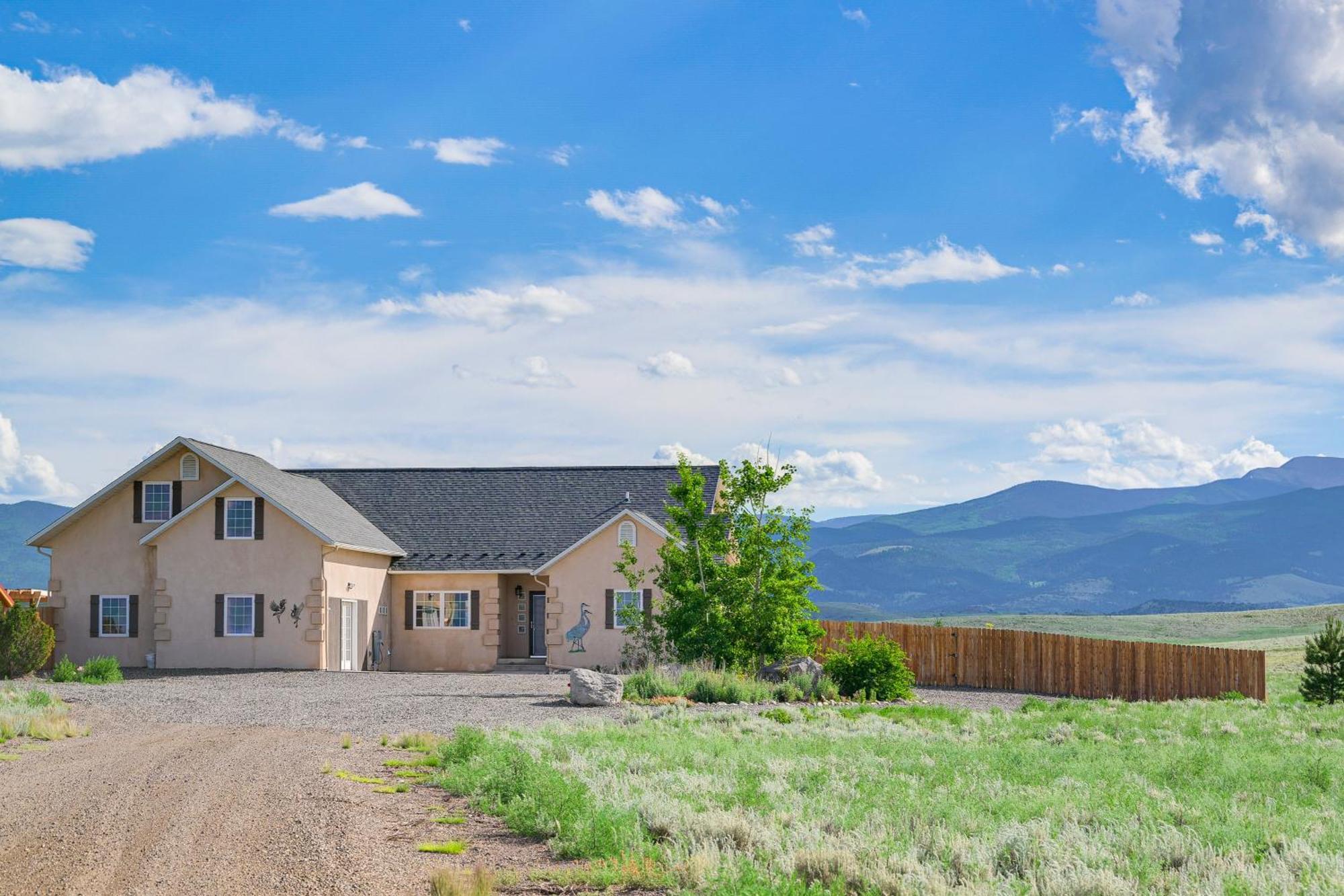 Pet-Friendly Monte Vista Home With Game Room! Exterior photo