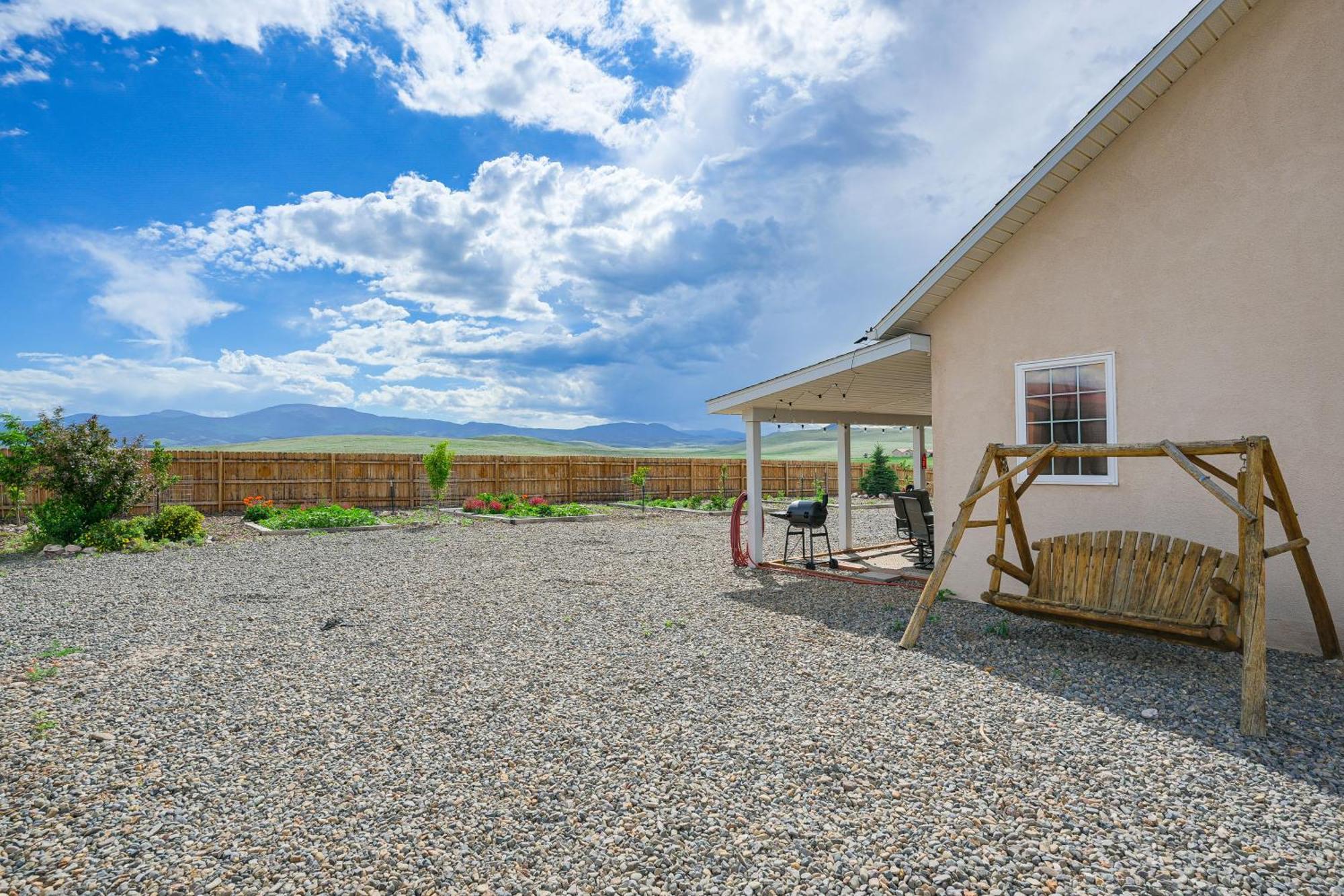 Pet-Friendly Monte Vista Home With Game Room! Exterior photo